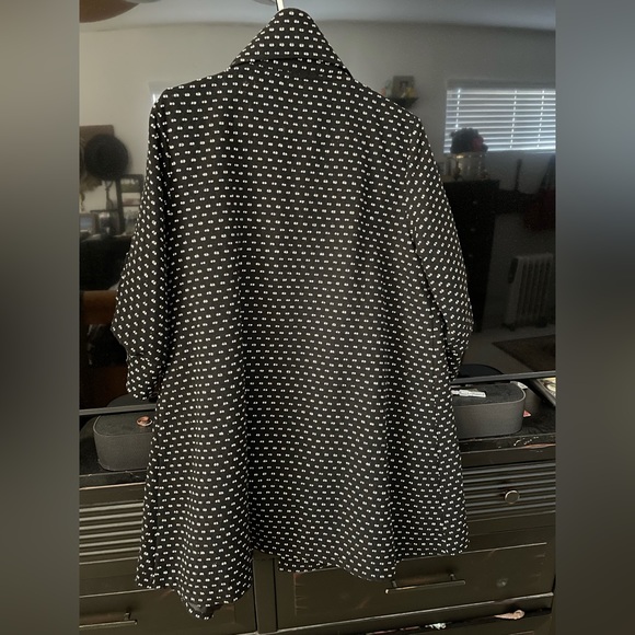 Beautiful coat - Picture 3 of 8